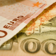 Slováci platia eurom už 10 rokov