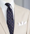 Tmavomodrá kravata s bažanty