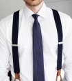 Tmavomodrá kravata s bodkami