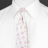 Bílá kravata s fialovými květy