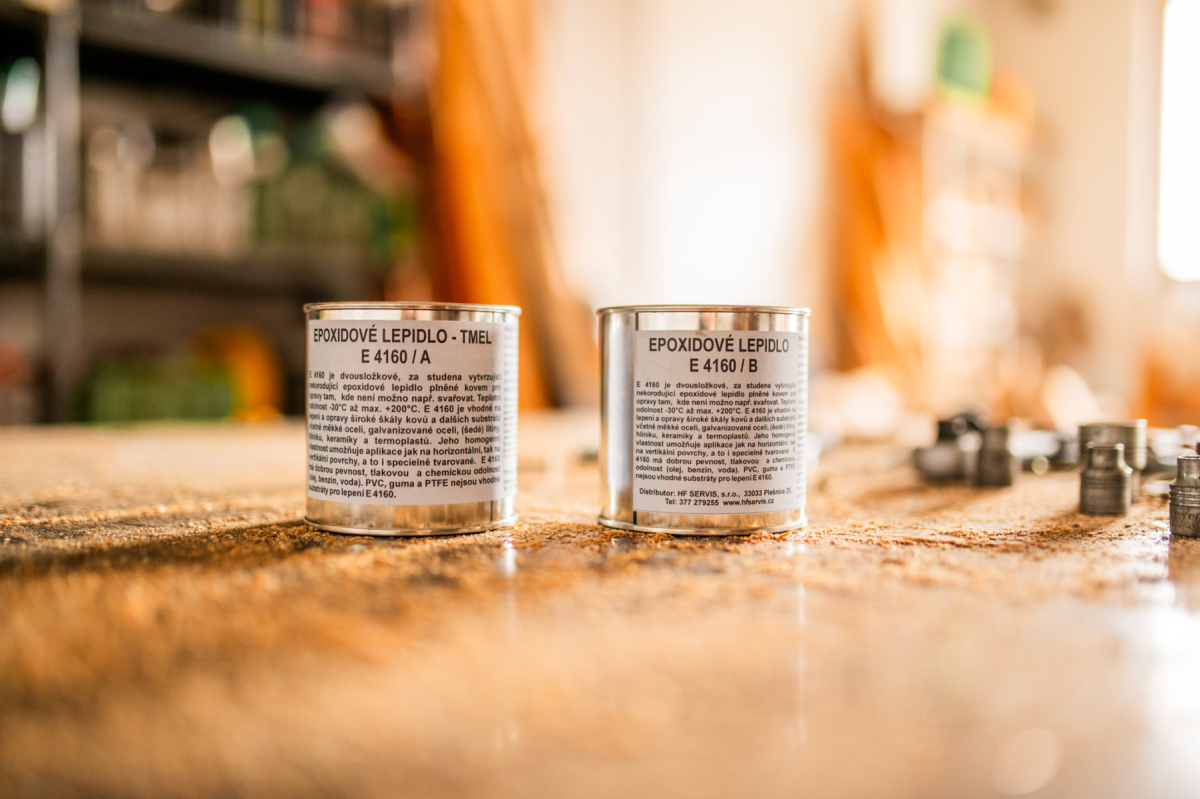 E 4160 - Dvousložkové vysokoteplotní epoxidové lepidlo do teploty + 200 °C 0,5 kg