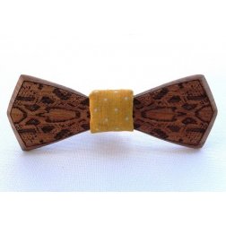 Drevený motýlik Jatoba gravírovaná