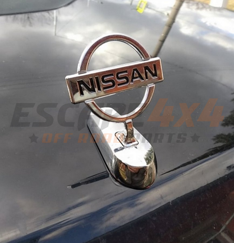 nissan-badge-on-the-bonnet-of-nissan-patrol-k160-260-79-00-escape4x4-eu