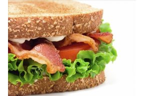 Zakázané potraviny Sandwiche, bagety a vše obsahující, šunku, sýr či čerstvou zeleninu.