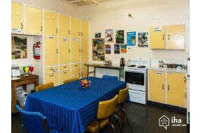 Hostel - kuchyň a společenská místnost 