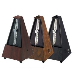 Wittner Metronom Pyramidový tvar černý