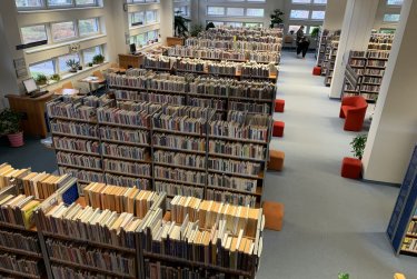 Do knihovny se vracejí čtenáři i návštěvníci akcí