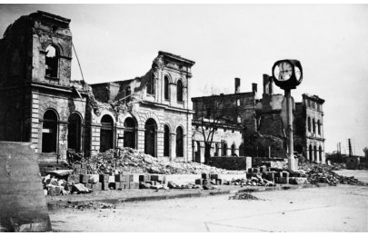 Jaro 1945 v Karlových Varech.