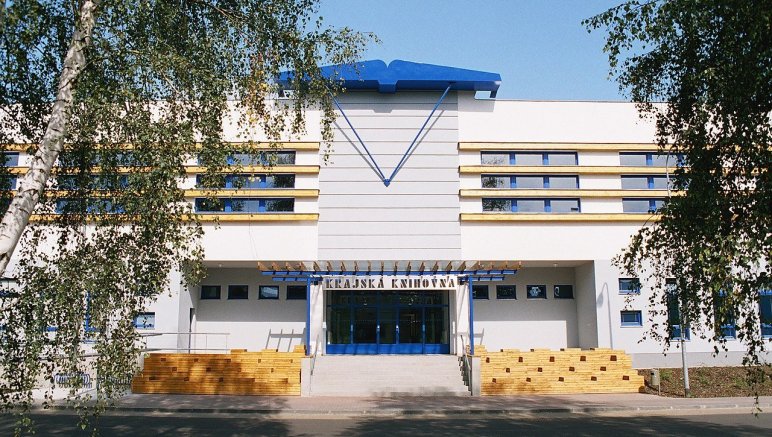 Krajská knihovna sídlí 15 let v nové budově, veřejnosti se připomene výstavou