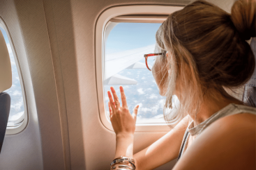 5 praktických rad, aby vaše pleť prožila cestu letadlem v plné kráse