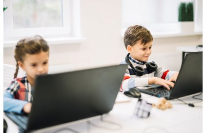 Как да наблюдаваме активността на децата на компютър