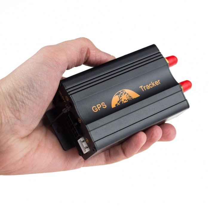 Localizator GPS pentru o conexiune fixă la baterii auto