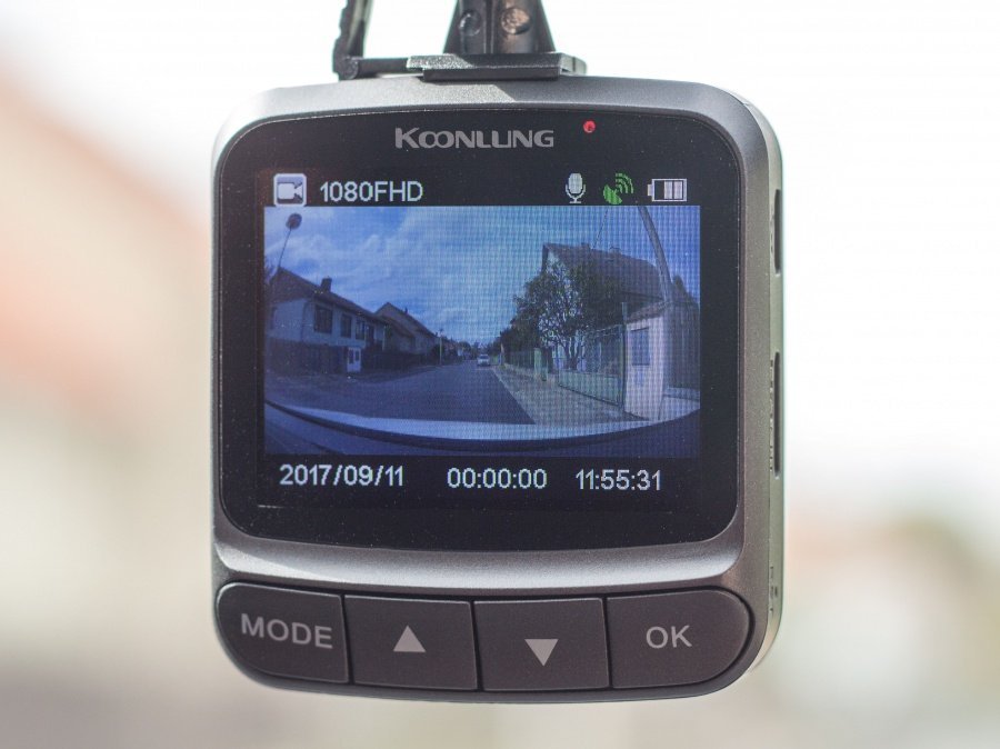 Kompaktní FULL HD kamera do auta A73G - GPS, G-senzor