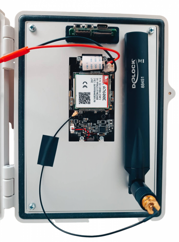 Kamera Secutron 4G UltraLife w skrzynce instalacyjnej