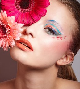 makeup: Marketa Zakostelska 