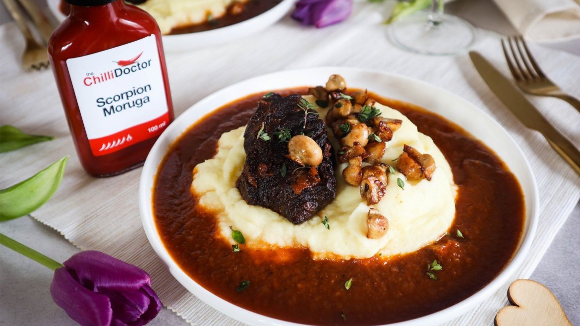 Marhapofa vörösborban burgonyapürével