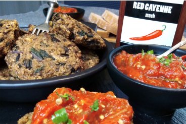 Pikantna tapenada chili z czerwonej papryki z klopsikami grzybowymi