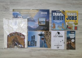 Travel Bible, Travel Jobs, kalendář 2020, triko VisitKiwi, karetní hra + zdarma checklist, mapa, průvodce po trecích odznáček
